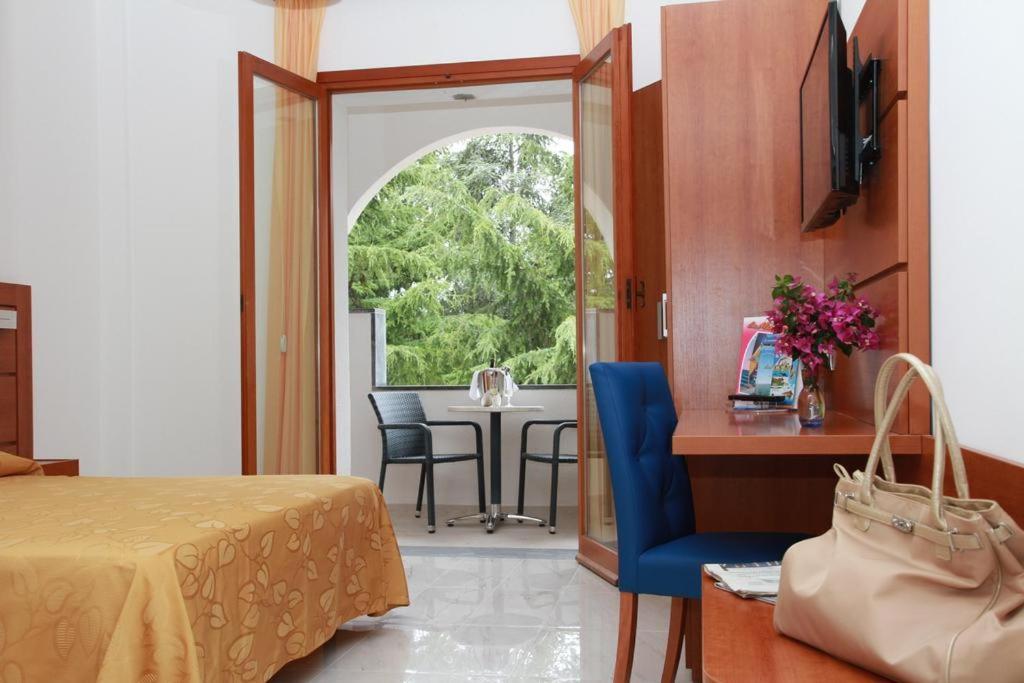 Double or Twin Room,1216481272:JPEG